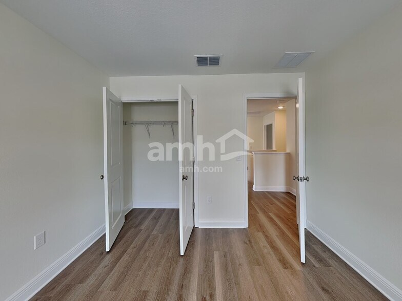 Building Photo - 5972 River Farm Ave