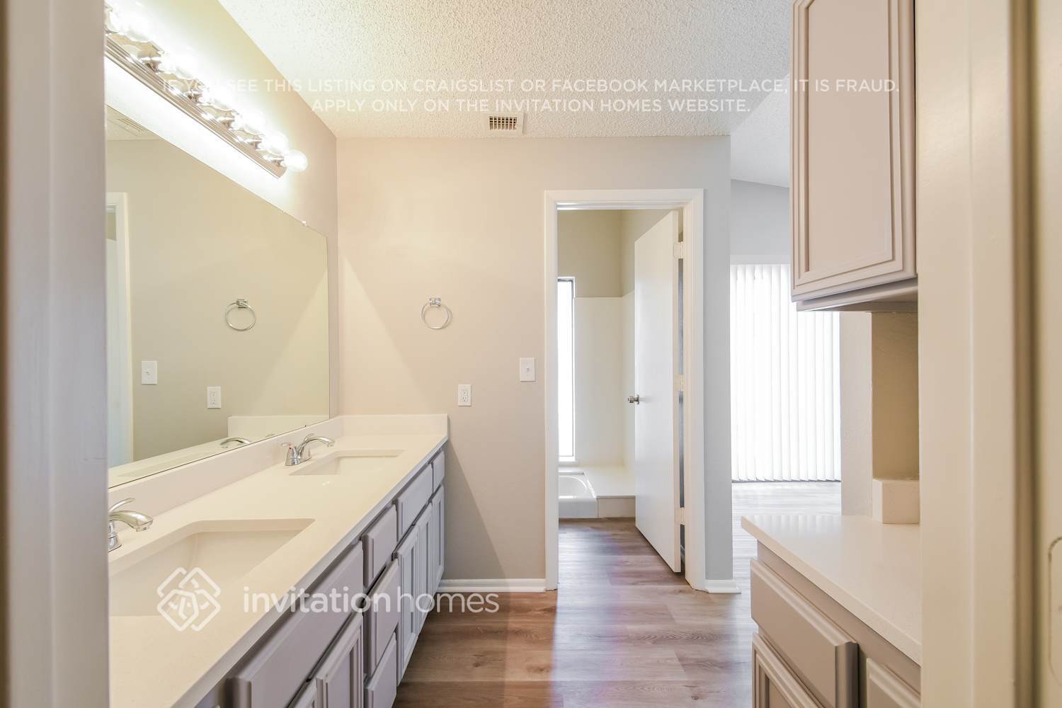 Building Photo - 314 W Kings Ave