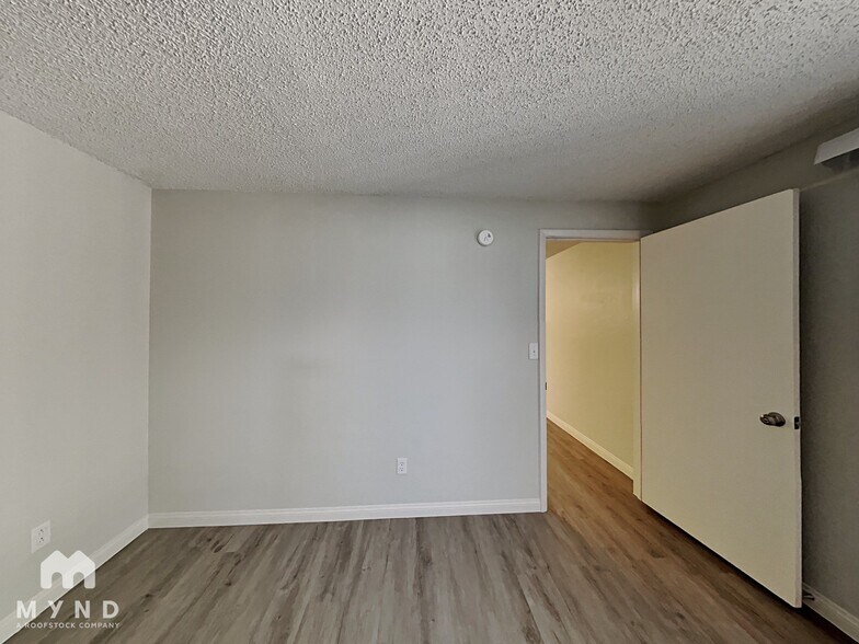 Building Photo - 545 Truffles St