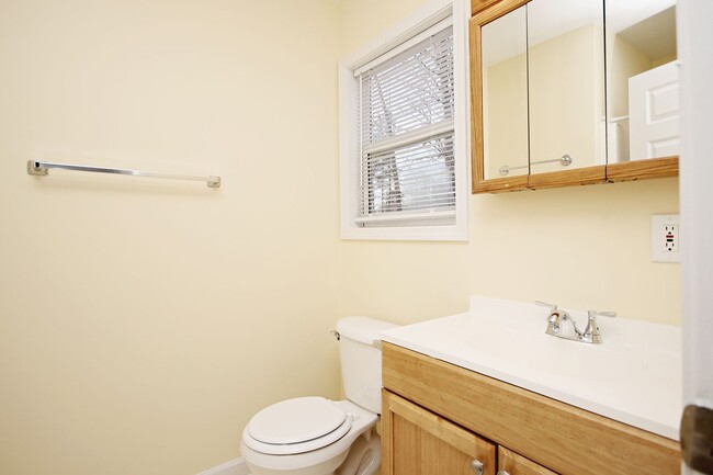 Building Photo - Pet-Friendly N.Albemarle Home on Over 2.5 ...