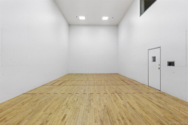 Building Photo - 763 Spring Lake Dr