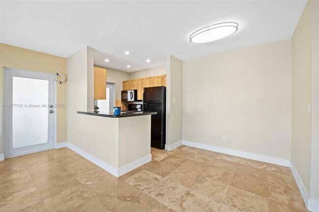 Building Photo - 7315 Byron Ave