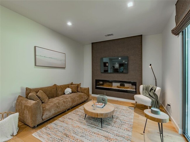 Building Photo - 2806 Geronimo Trail