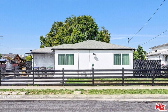 Building Photo - 21431 Moneta Ave