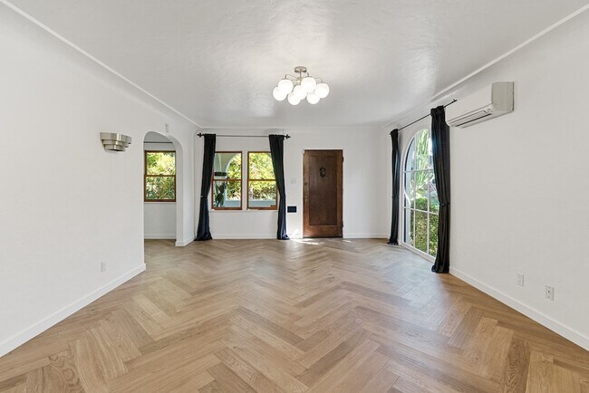 Building Photo - 2130 Apex Ave