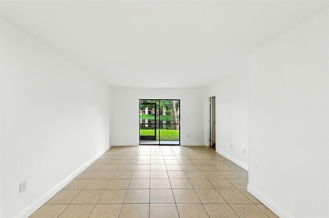 Building Photo - 141 NW 93rd Ave