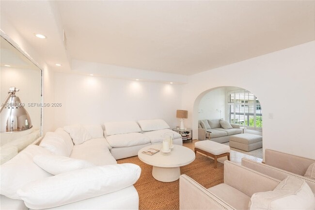 Building Photo - 9940 Collins Ave