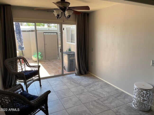 Building Photo - 10141 W Campana Dr