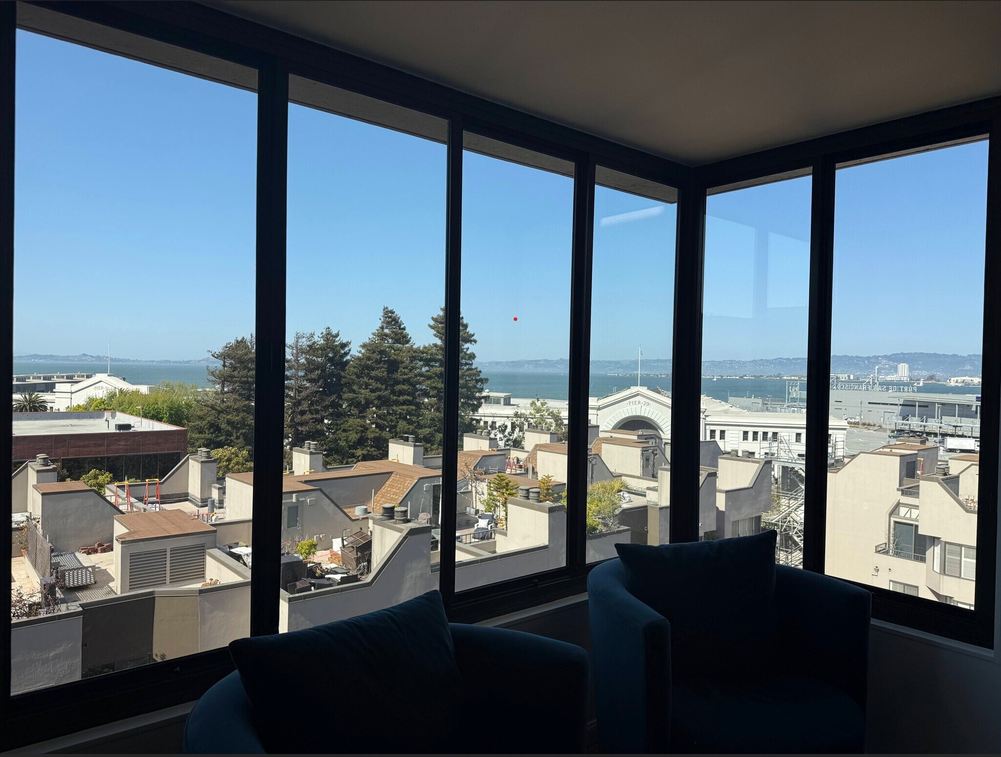 Building Photo - 150 Lombard St