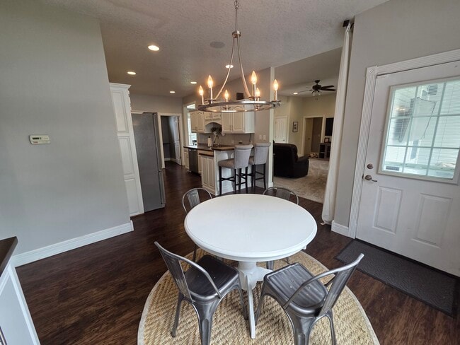 Building Photo - 2507 Golf Links Rd
