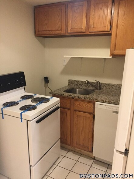 Building Photo - 1283 Commonwealth Ave