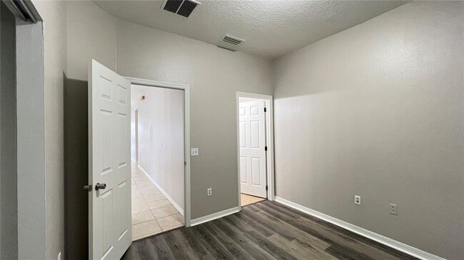 Building Photo - 318 Sand Ridge Dr