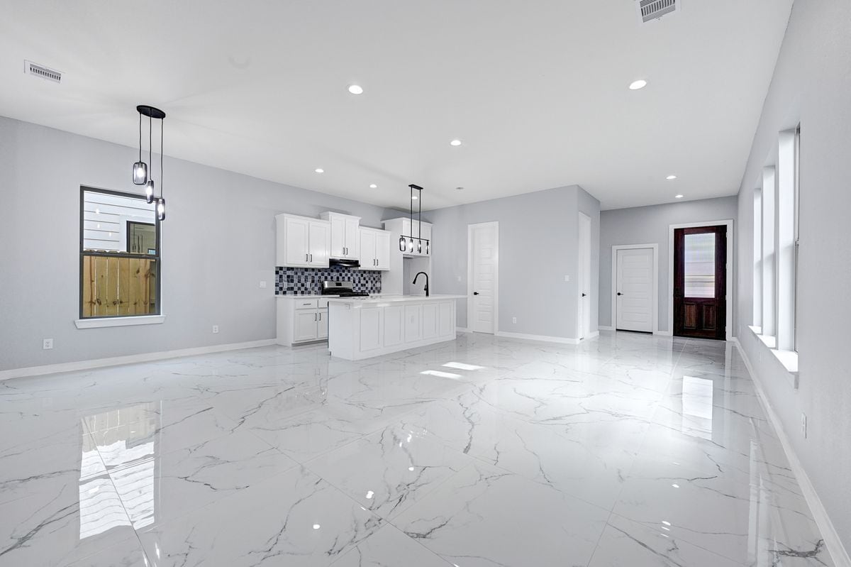 Building Photo - 90 Burress St