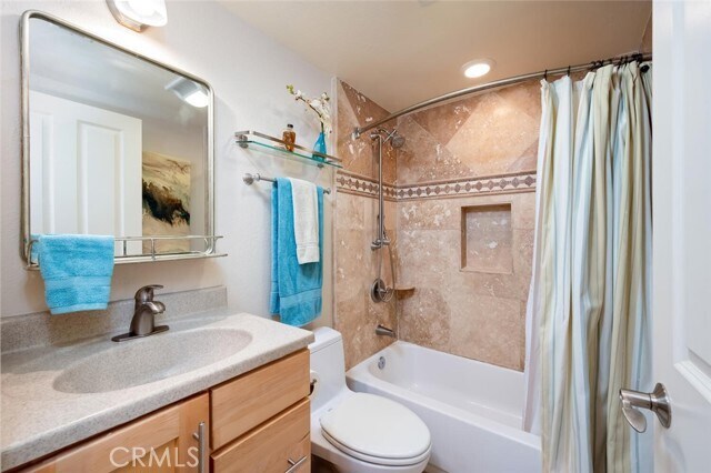 Building Photo - 174 Cliff Dr