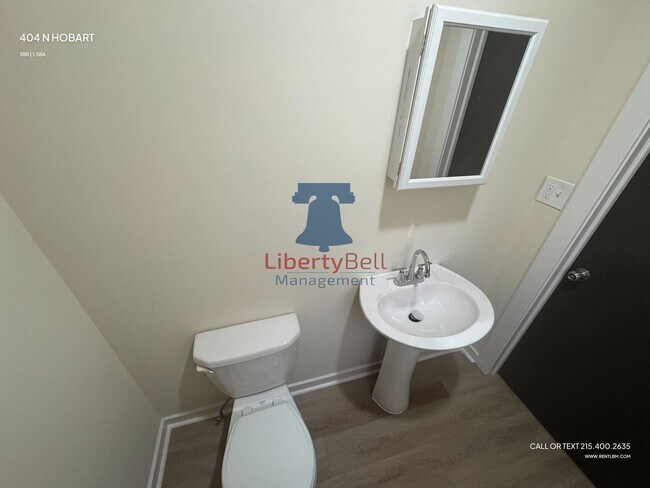 Building Photo - 404 N Hobart St