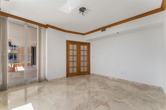 Building Photo - 785 Crandon Blvd
