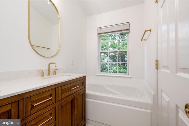 Building Photo - 77 Harbour Heights Dr