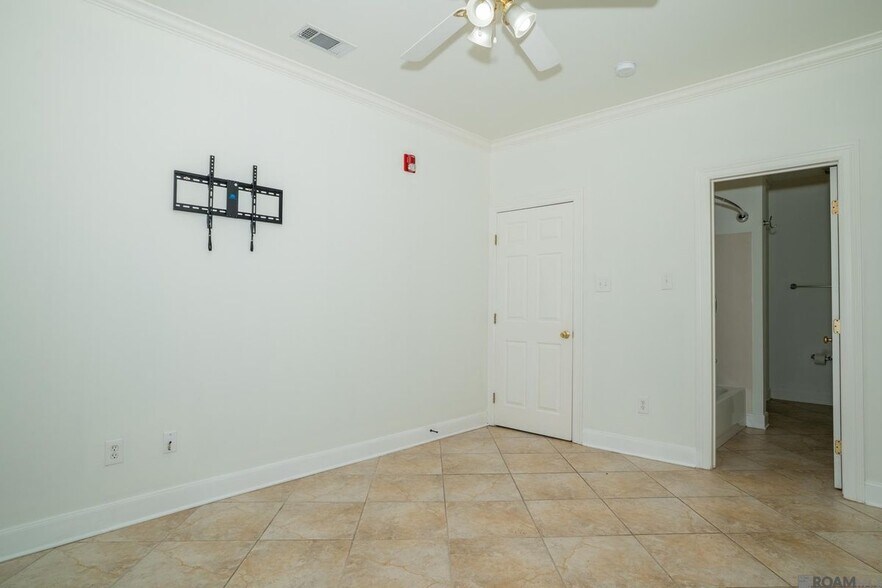 Building Photo - 12386 River Highlands Dr