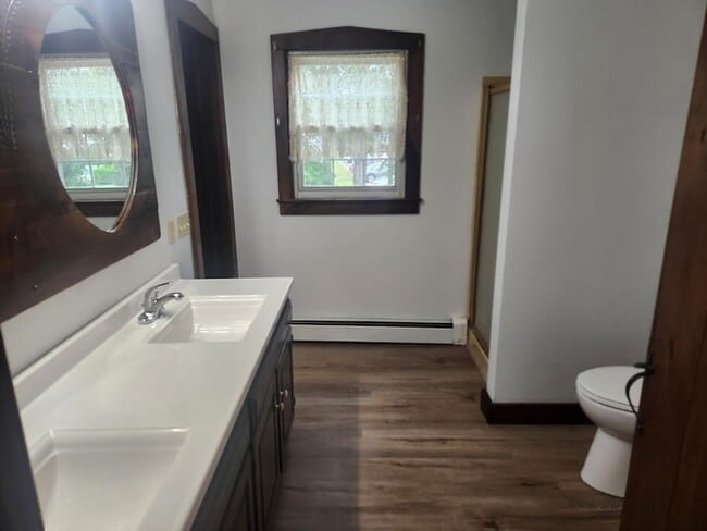 Building Photo - 285 Main St