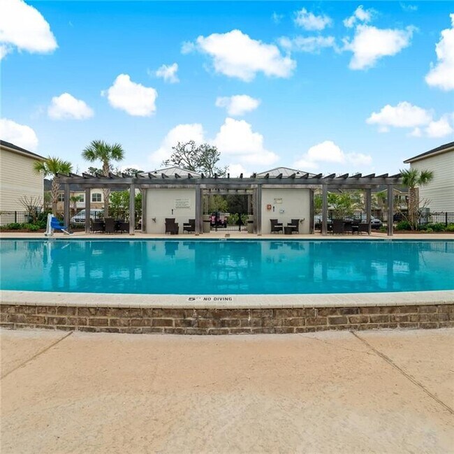 Building Photo - 405 Mariners Cir