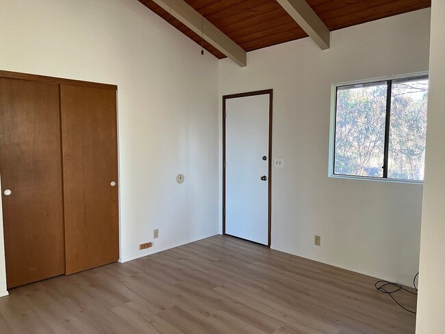 Building Photo - 5008 Mahinahina St