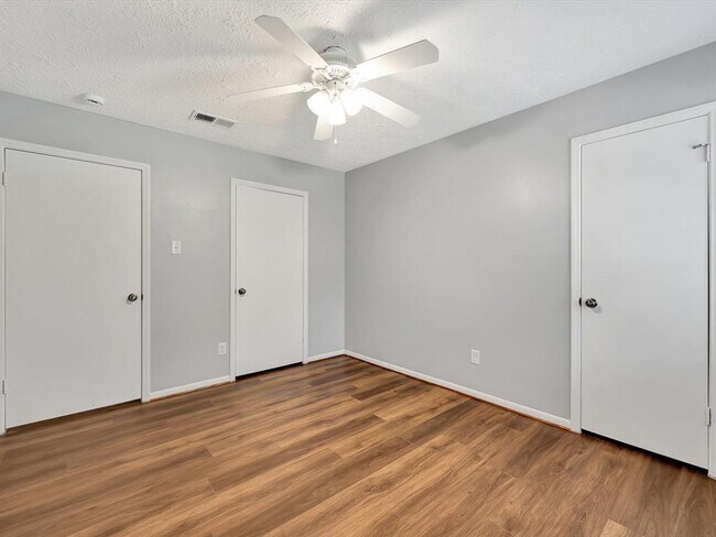 Building Photo - 15014 Torry Pines Rd