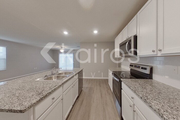 Building Photo - 8515 SW 43rd Ter