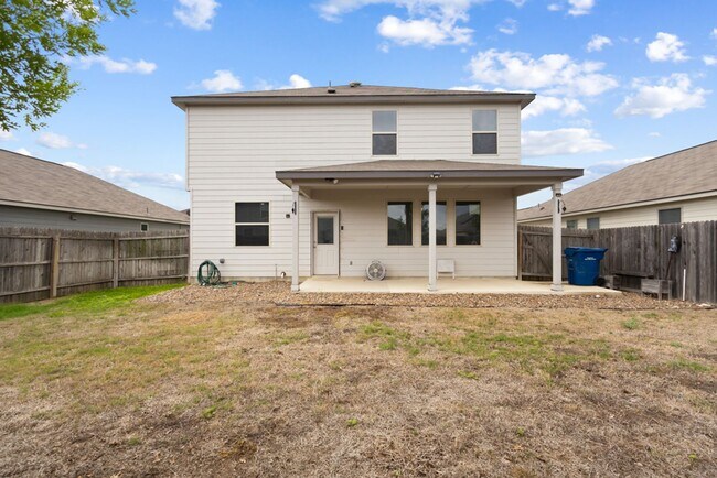 Building Photo - 4 Bedroom/2.5 Bath Paloma Subdivision