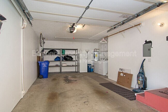 Building Photo - 8326 Via Sonoma