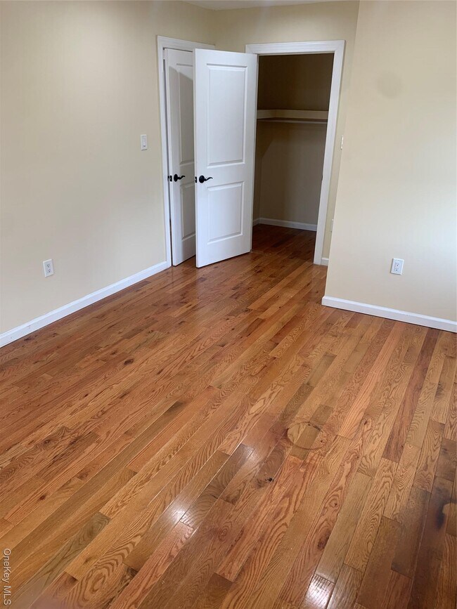 Building Photo - 172-19 144th Rd