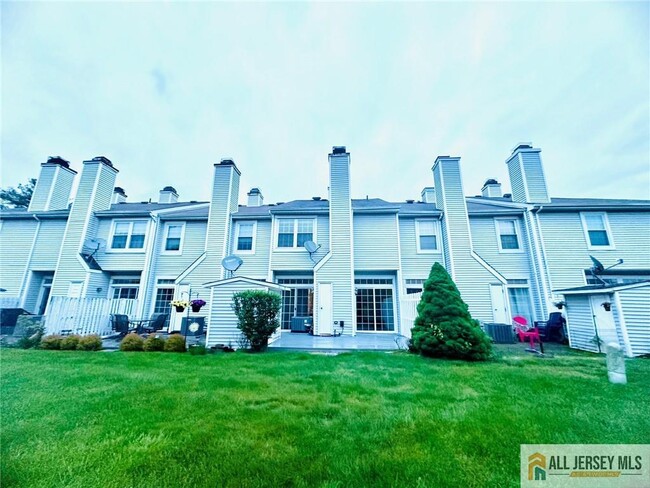 Building Photo - 16 Gerard Pl