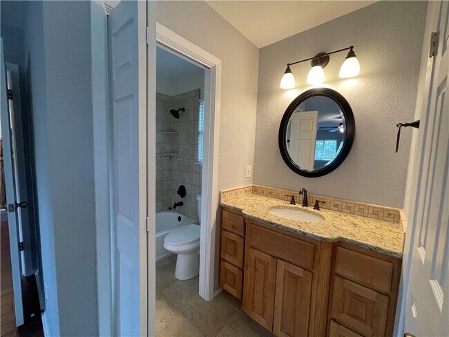 Building Photo - 7415 Shadywood Dr