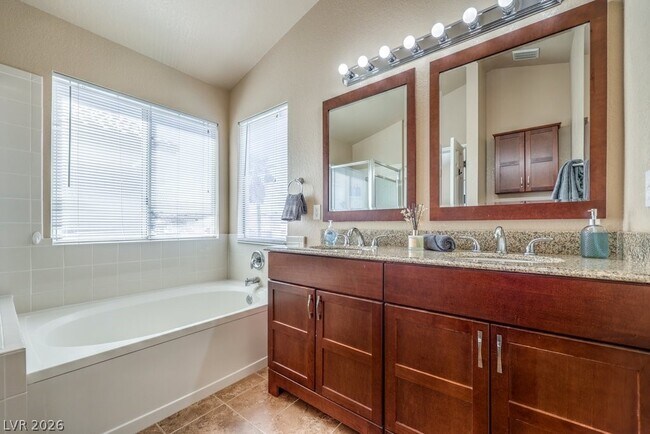 Building Photo - 1918 Pintura Cir