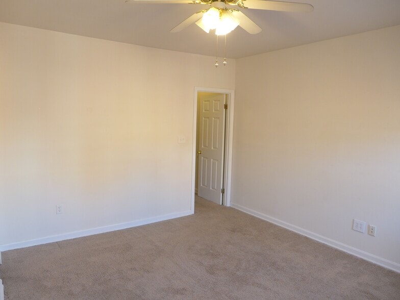 Building Photo - 512 S Wolfe St