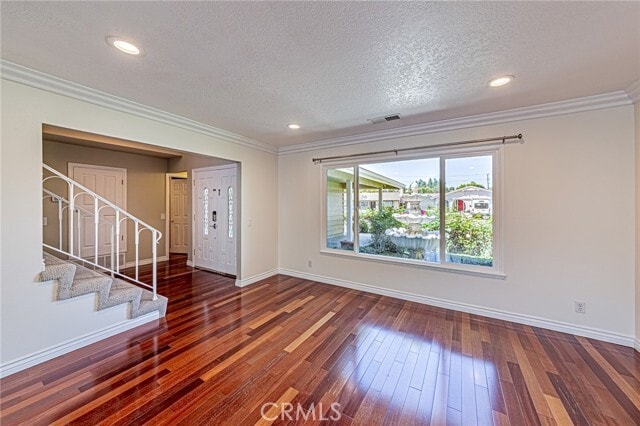 Building Photo - 670 S Oakhaven Ave