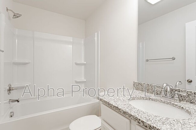 Building Photo - 17 Apricot Ln