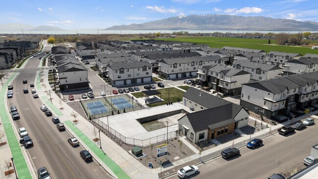 Building Photo - 411 S 1130 W