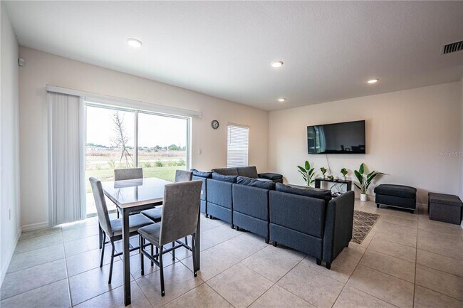 Building Photo - 3883 Academia Ave