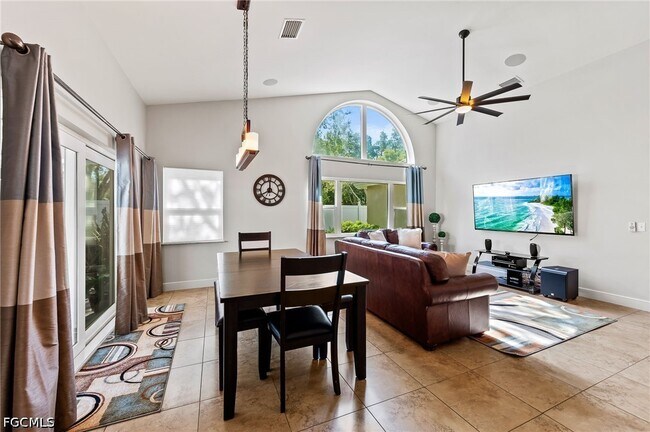 Building Photo - 1250 Silverstrand Dr