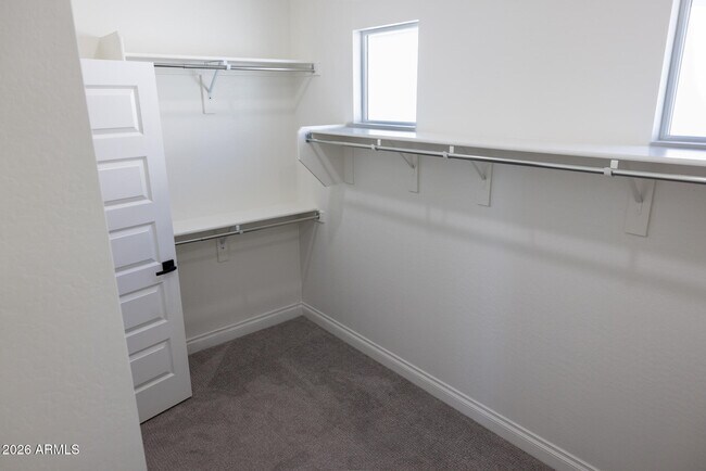 Building Photo - 2462 E Lovebird Ln