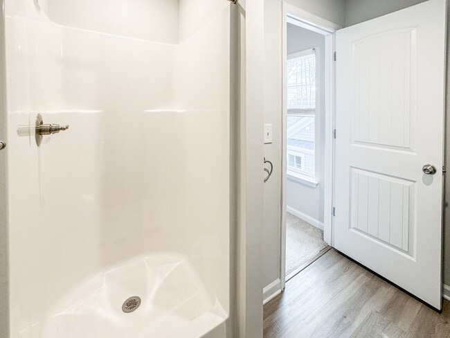 Building Photo - RENOVATED 4 BEDROOM/3 BATH IN VIRGINIA BEACH! READY FOR RENT!!