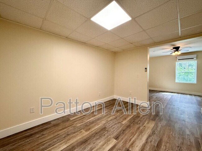 Building Photo - 6 Providence Rd