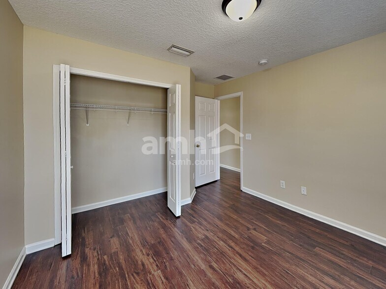 Building Photo - 705 Waterlily Way