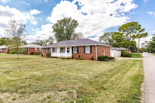 Building Photo - 336 Allen Dr