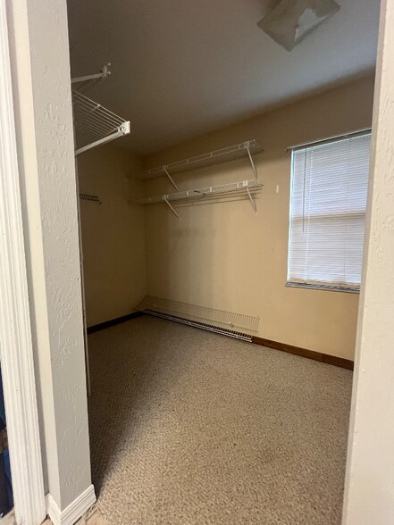 Building Photo - 7 Teak Ct