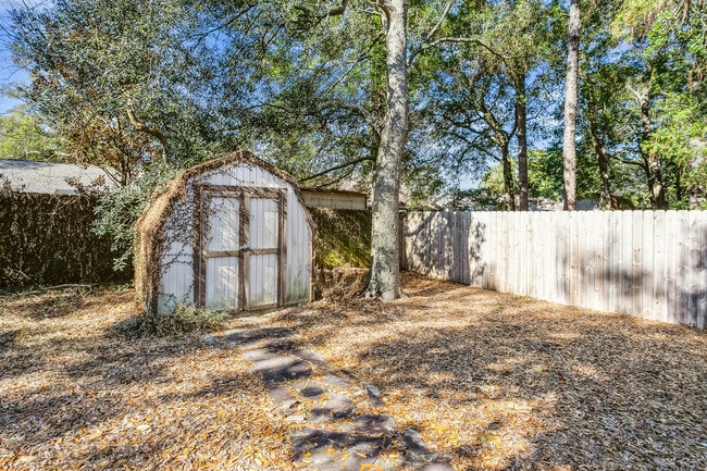 Building Photo - 4606 Lennox Pl