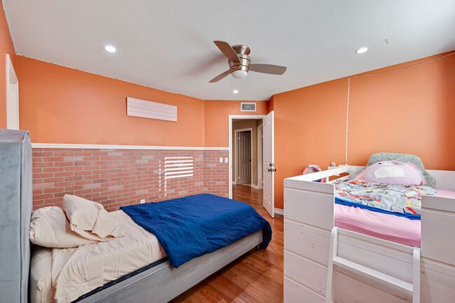 Building Photo - 9598 Naples Dr