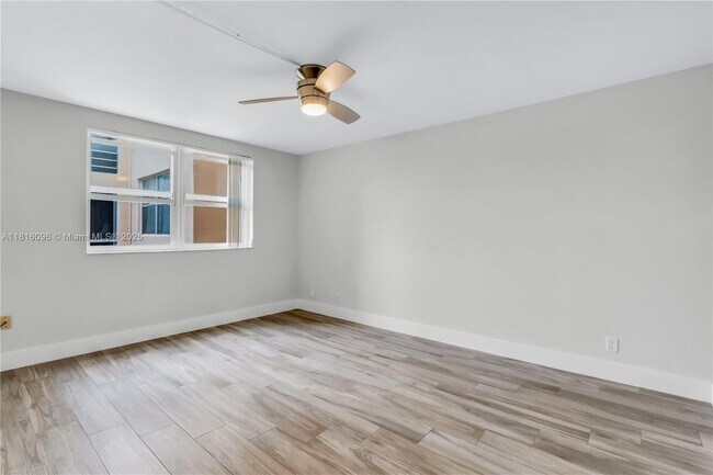 Building Photo - 505 E Dania Beach Blvd