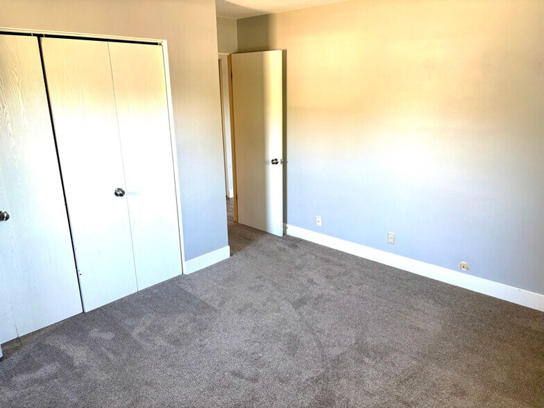 Building Photo - 4026 N Illinois Ave