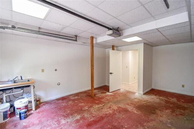 Building Photo - 17040 Birmingham Rd